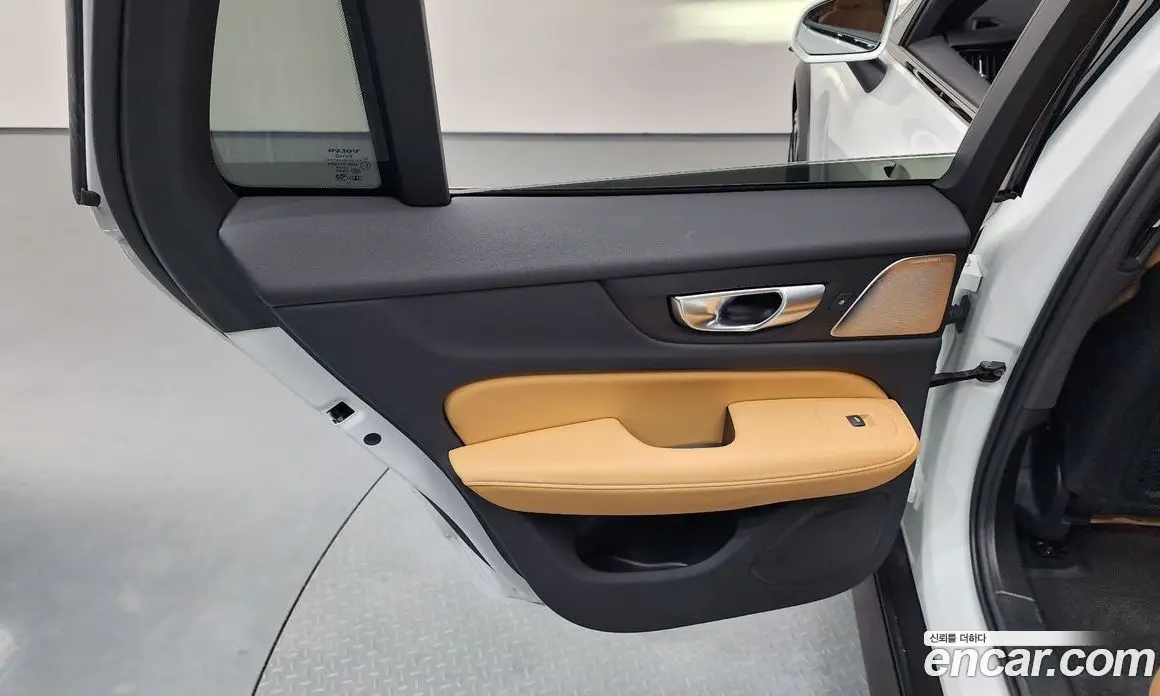 Volvo V60 2024 2.0 автомат (гидро), фото 15