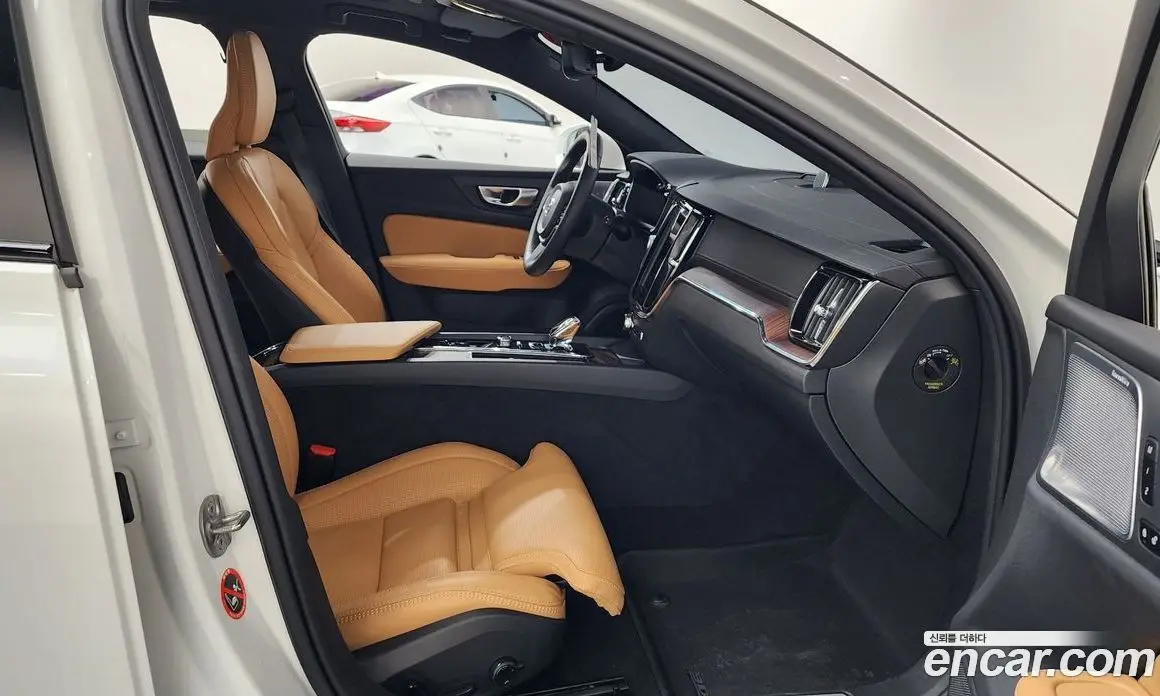 Volvo V60 2024 2.0 автомат (гидро), фото 16