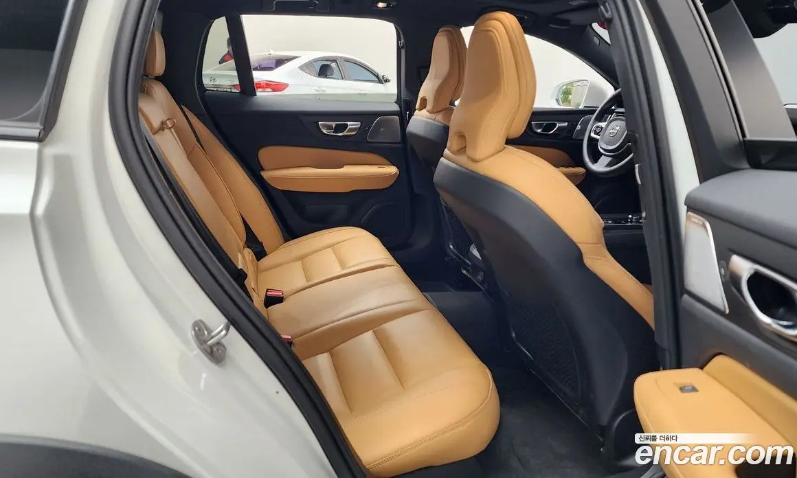 Volvo V60 2024 2.0 автомат (гидро), фото 17