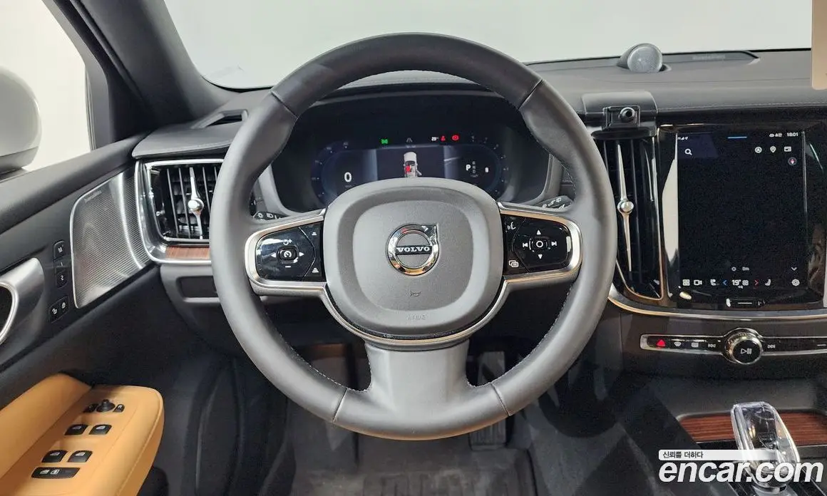 Volvo V60 2024 2.0 автомат (гидро), фото 19