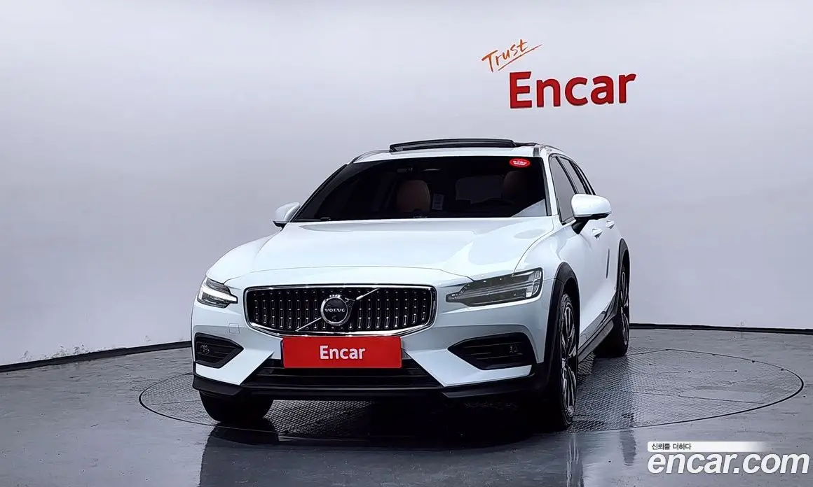 Volvo V60 2024 2.0 автомат (гидро), фото 3