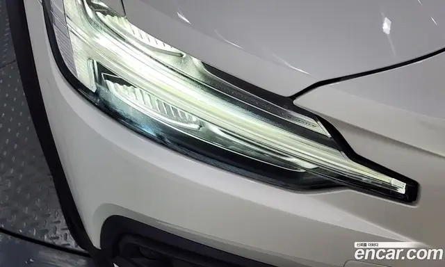 Volvo V60 2024 2.0 автомат (гидро), миниатюра 8