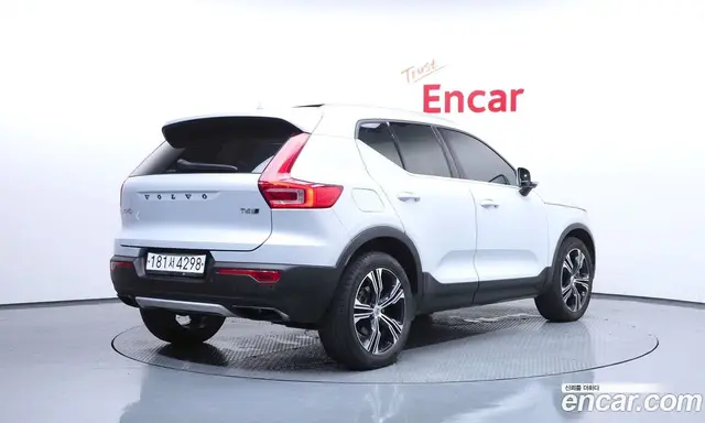 Volvo XC40 2019 2.0 автомат (гидро), миниатюра 2