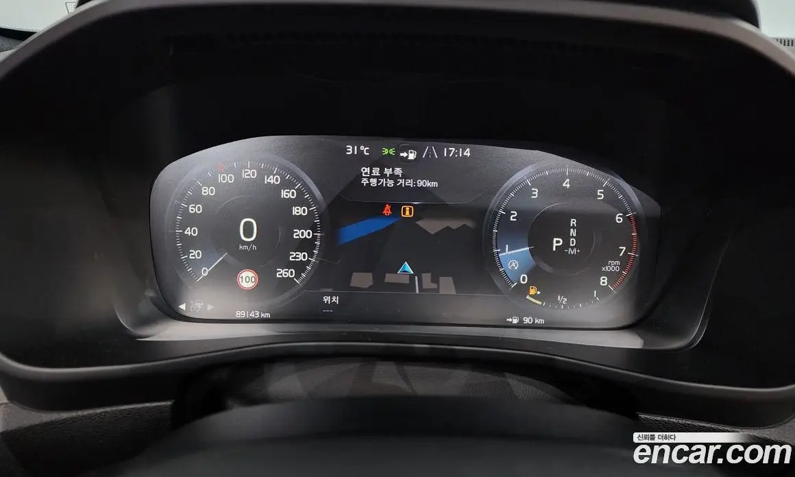 Volvo XC40 2019 2.0 автомат (гидро), фото 11