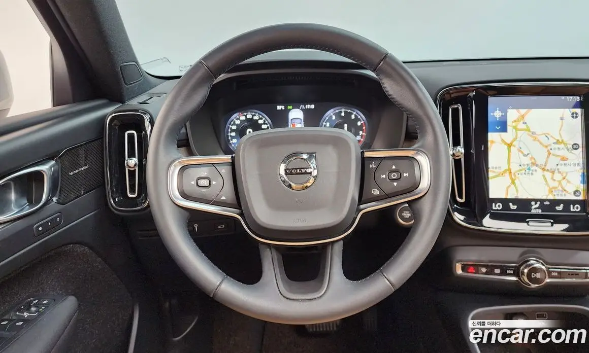 Volvo XC40 2019 2.0 автомат (гидро), фото 18