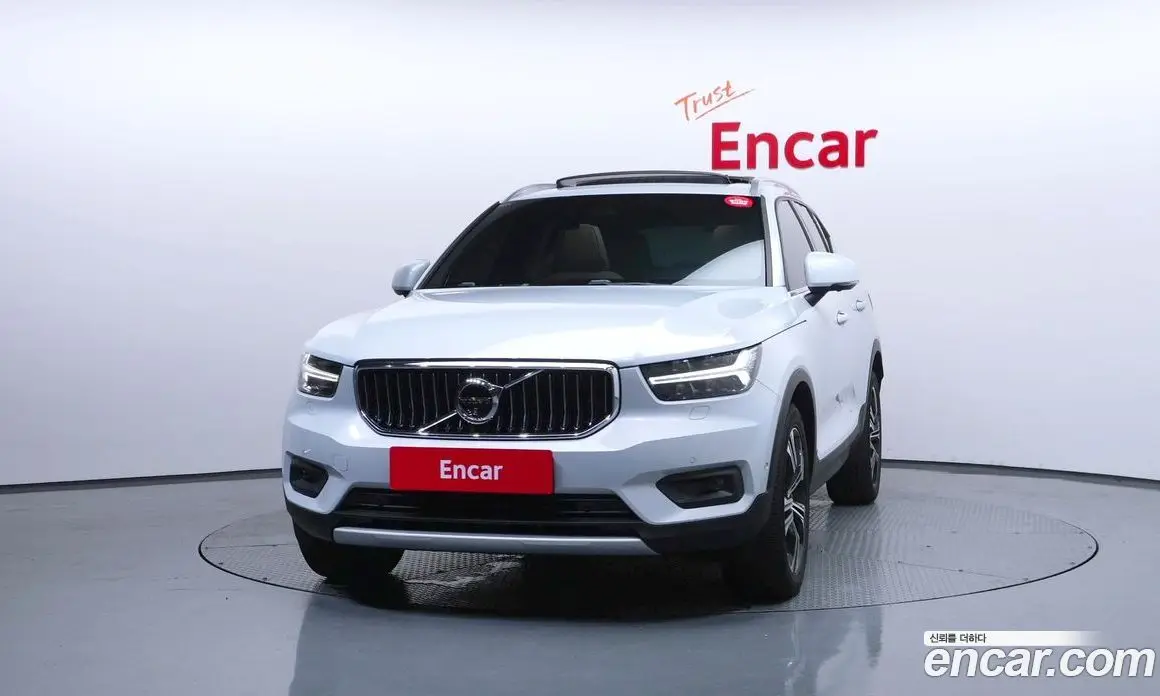 Volvo XC40 2019 2.0 автомат (гидро), фото 3