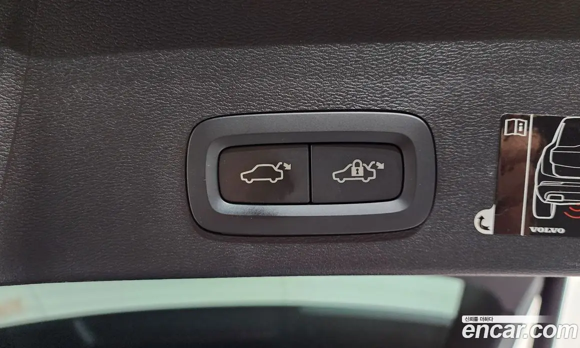 Volvo XC40 2019 2.0 автомат (гидро), фото 29