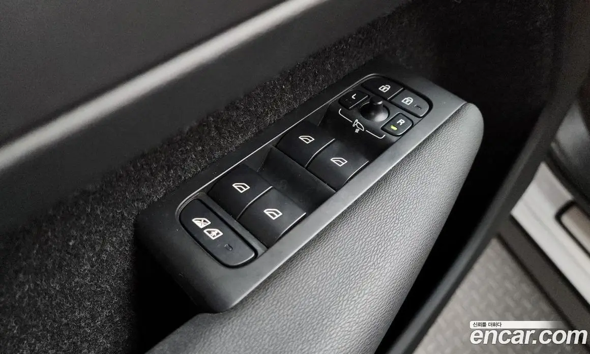 Volvo XC40 2019 2.0 автомат (гидро), фото 30