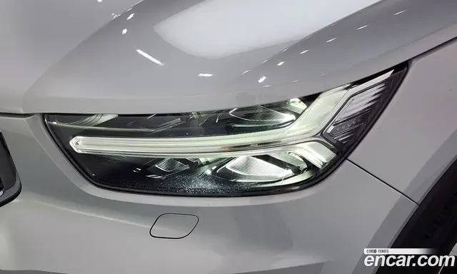 Volvo XC40 2019 2.0 автомат (гидро), миниатюра 8
