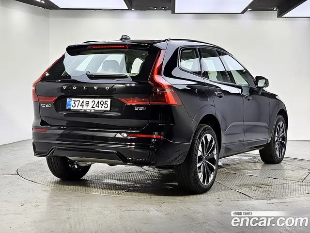 Volvo XC60 2026 2.0 автомат (гидро), миниатюра 4 Volvo XC60 2026 2.0 автомат (гидро), миниатюра 4