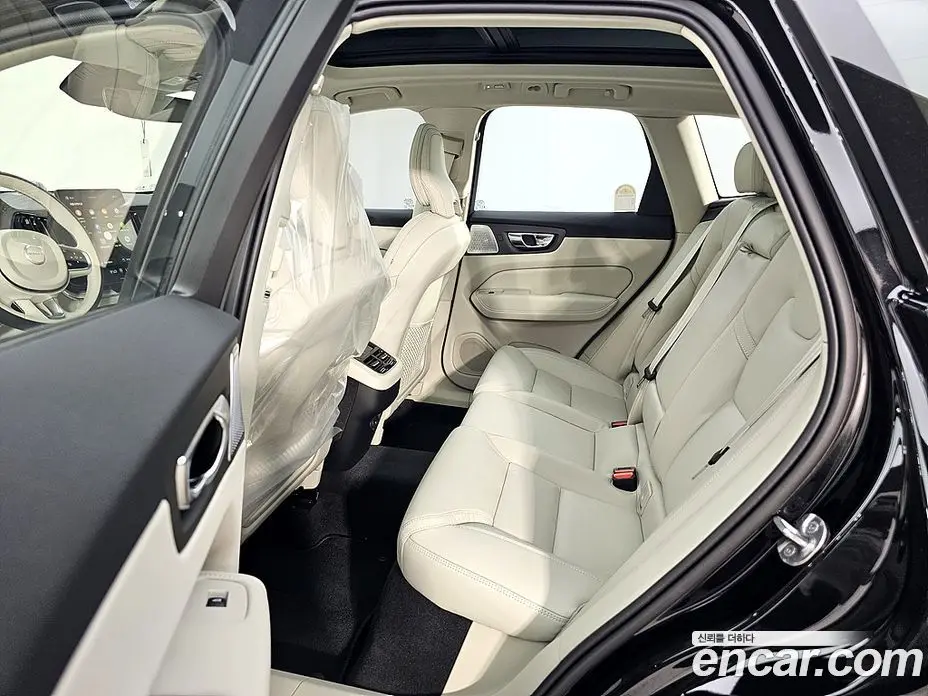 Volvo XC60 2026 2.0 автомат (гидро), фото 9 Volvo XC60 2026 2.0 автомат (гидро), фото 9