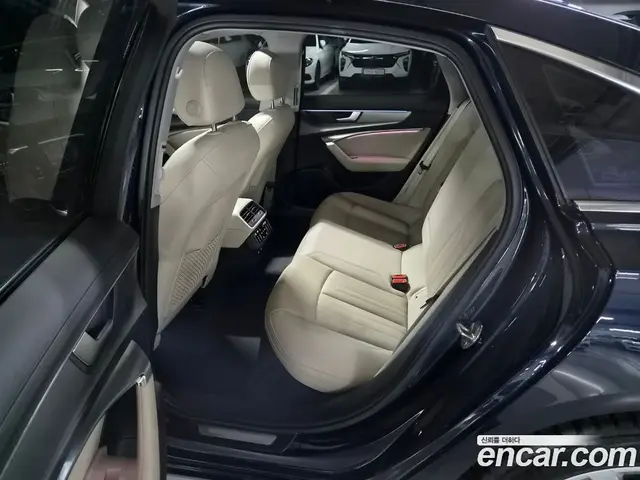 Audi A6 2023 2.0 автомат (гидро), миниатюра 10