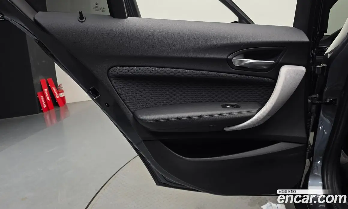 BMW 1 серия 2018 2.0 автомат (гидро), фото 15