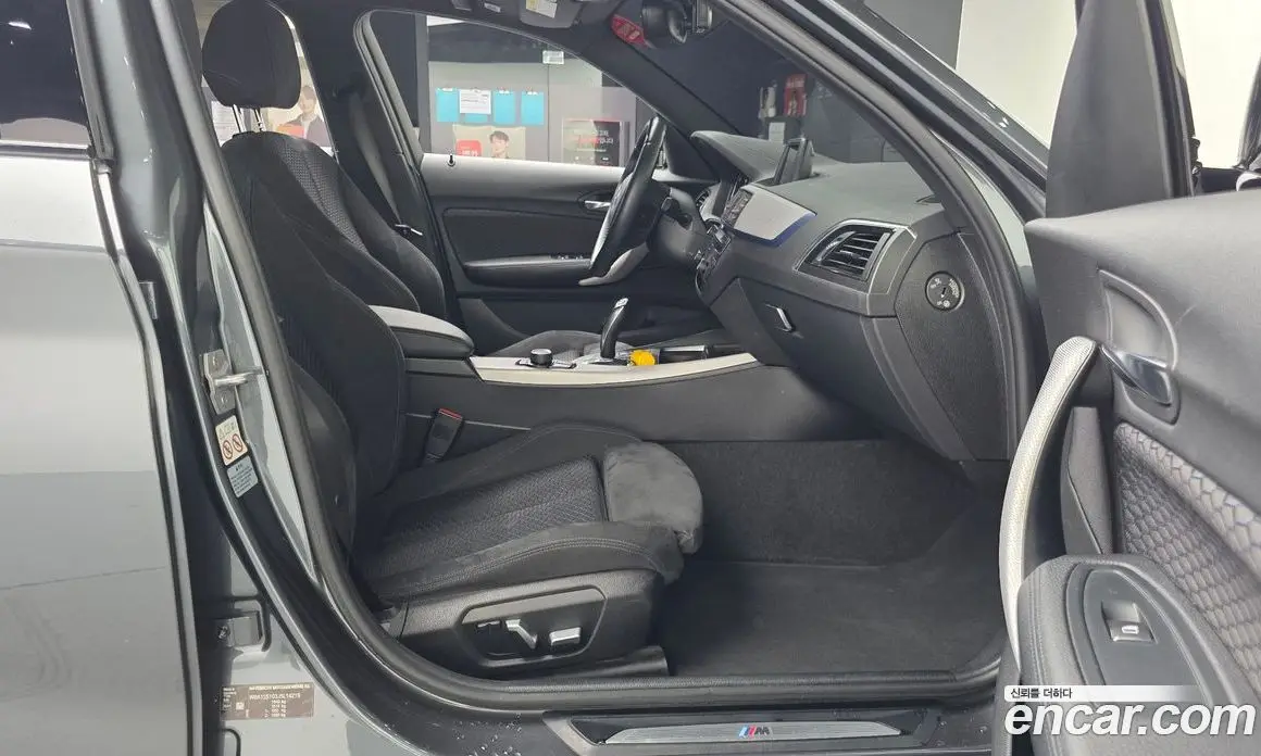 BMW 1 серия 2018 2.0 автомат (гидро), фото 17