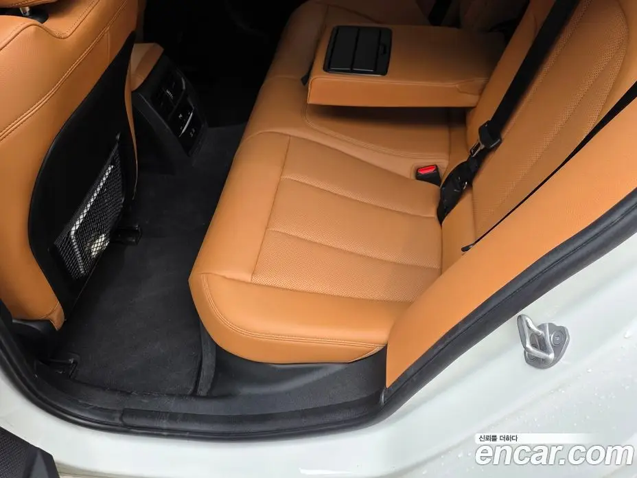 BMW 3 серия 2023 2.0 автомат (гидро), фото 8