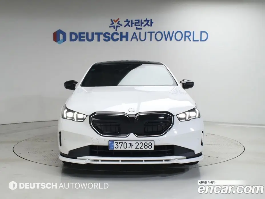 BMW 5 серия 2025 2.0 автомат (гидро), фото 3