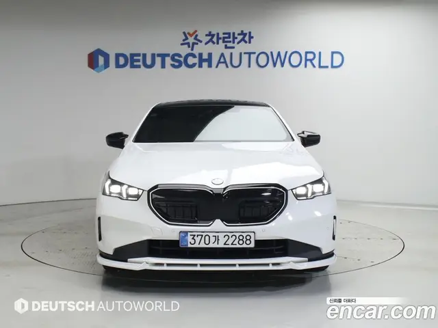BMW 5 серия 2025 2.0 автомат (гидро), миниатюра 3