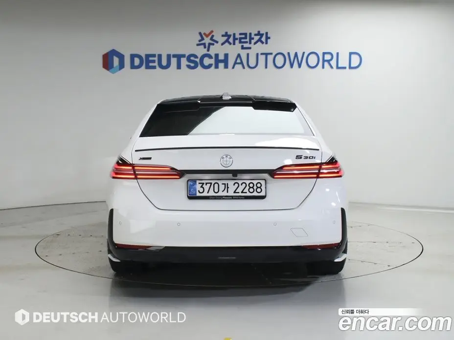 BMW 5 серия 2025 2.0 автомат (гидро), фото 4