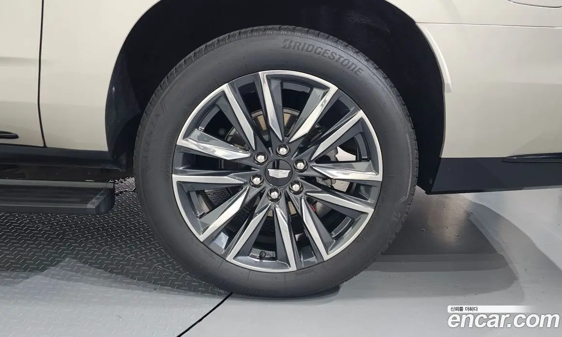 Cadillac Escalade 2023 6.2 автомат (гидро), фото 7