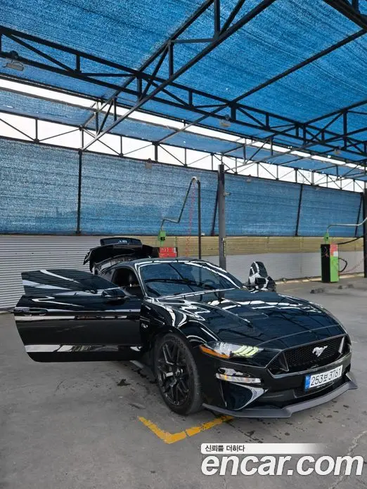 Ford Mustang 2022 5.0 автомат (гидро), фото 16