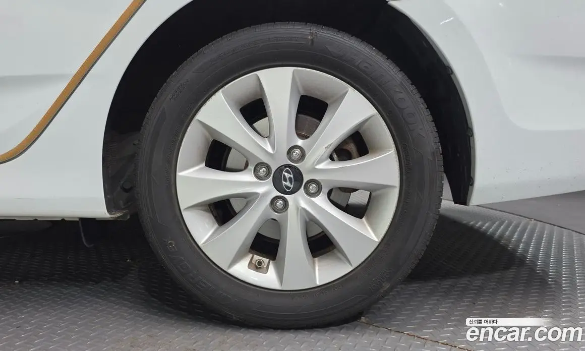 Hyundai Accent 2016 1.4 автомат (гидро), фото 5
