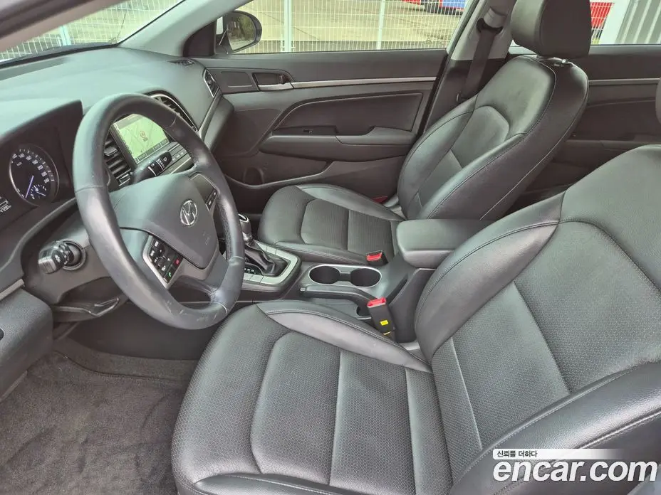 Hyundai Avante 2016 1.6 автомат (гидро), фото 12