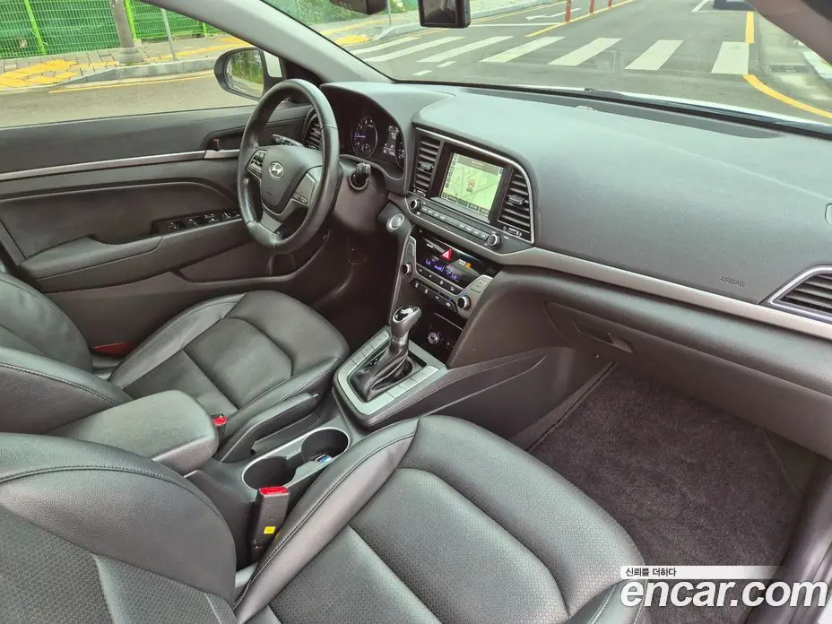 Hyundai Avante 2016 1.6 автомат (гидро), фото 13