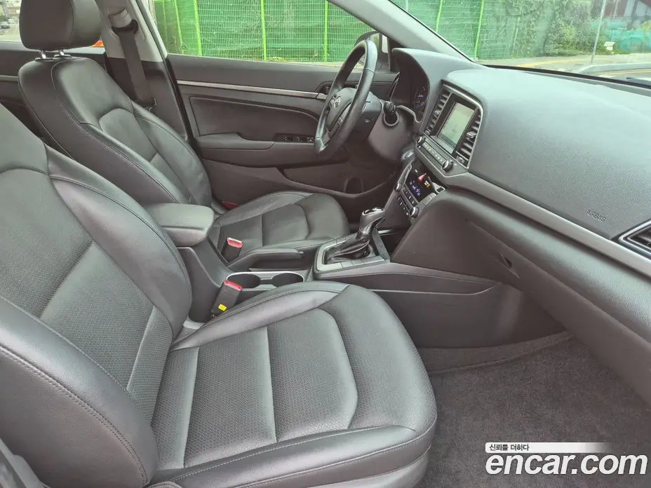 Hyundai Avante 2016 1.6 автомат (гидро), фото 14