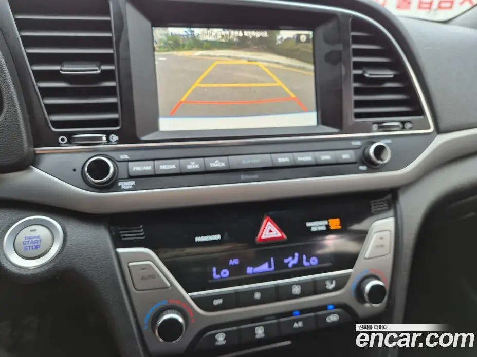 Hyundai Avante 2016 1.6 автомат (гидро), фото 17
