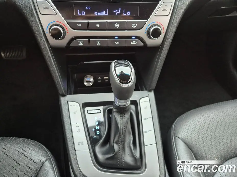 Hyundai Avante 2016 1.6 автомат (гидро), фото 9