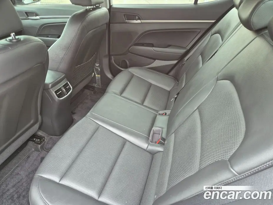 Hyundai Avante 2016 1.6 автомат (гидро), фото 10