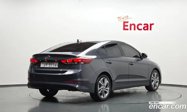 Hyundai Avante 2018 1.6 автомат (гидро), миниатюра 2