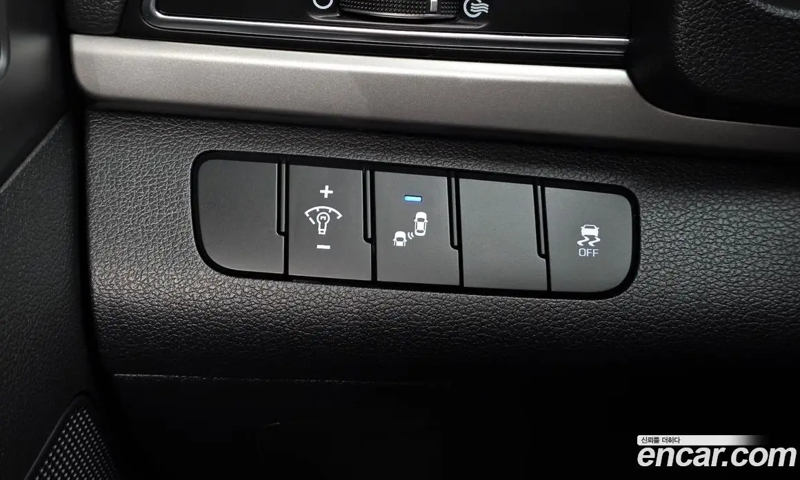 Hyundai Avante 2018 1.6 автомат (гидро), фото 17