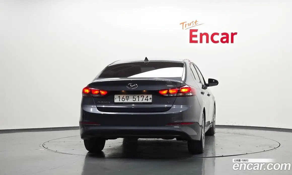 Hyundai Avante 2018 1.6 автомат (гидро), фото 4