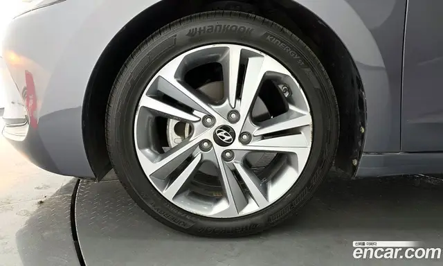 Hyundai Avante 2018 1.6 автомат (гидро), миниатюра 5