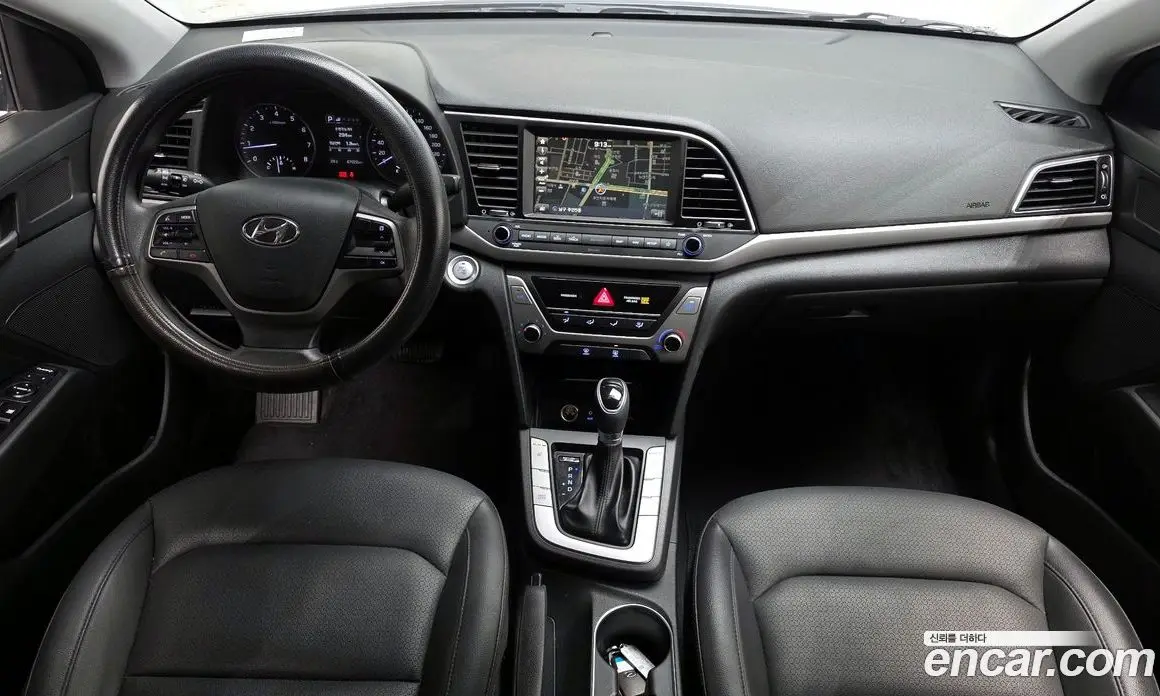 Hyundai Avante 2018 1.6 автомат (гидро), фото 7