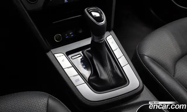 Hyundai Avante 2018 1.6 автомат (гидро), миниатюра 9