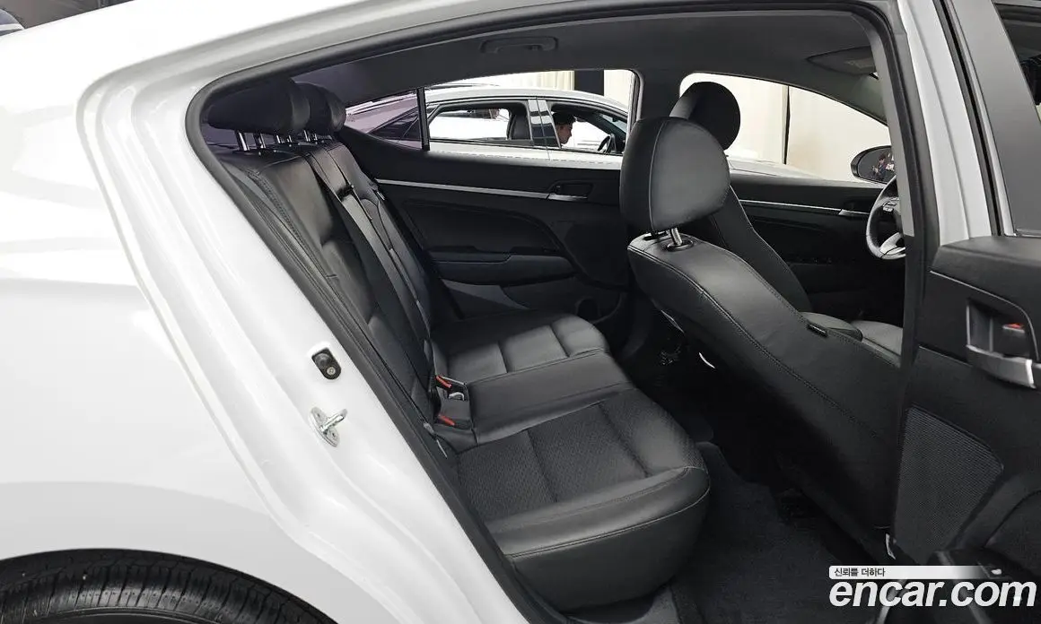 Hyundai Avante 2019 1.6 автомат (гидро), фото 12 Hyundai Avante 2019 1.6 автомат (гидро), фото 12