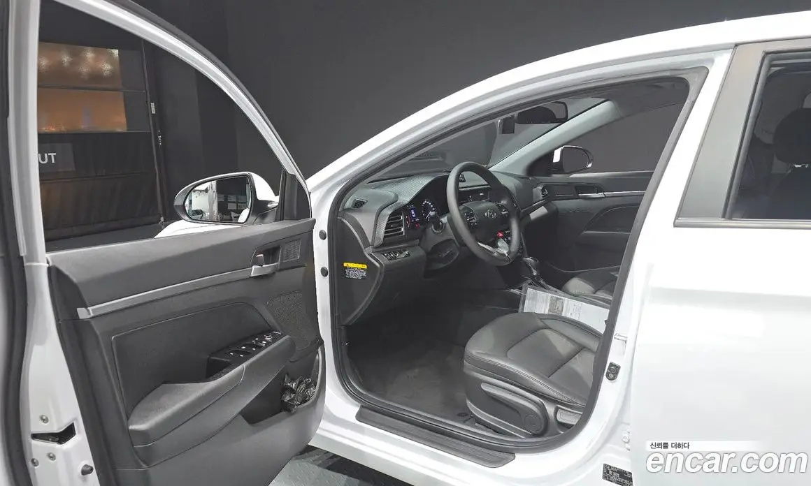 Hyundai Avante 2020 1.6 автомат (гидро), фото 13