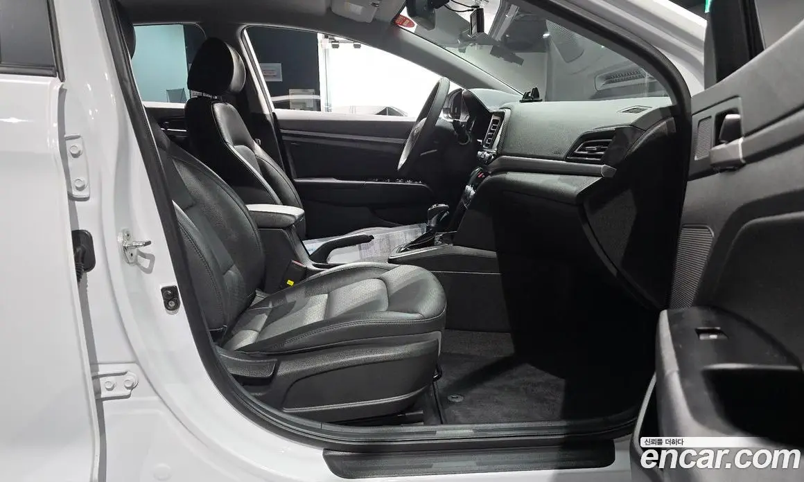 Hyundai Avante 2020 1.6 автомат (гидро), фото 16