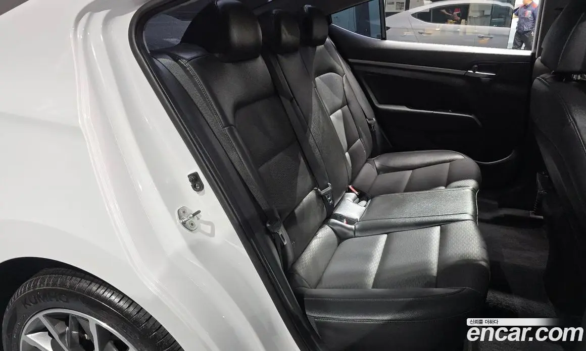 Hyundai Avante 2020 1.6 автомат (гидро), фото 17