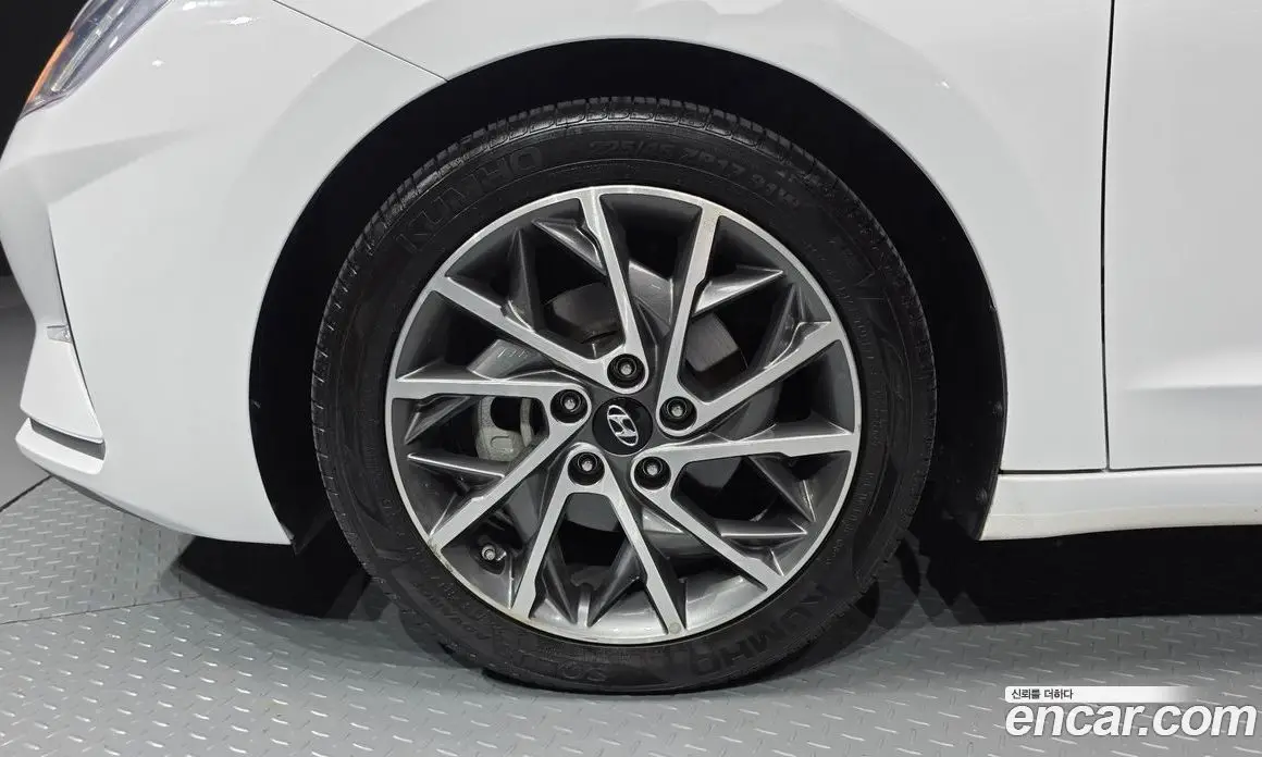 Hyundai Avante 2020 1.6 автомат (гидро), фото 5