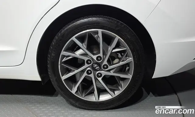 Hyundai Avante 2020 1.6 автомат (гидро), миниатюра 7