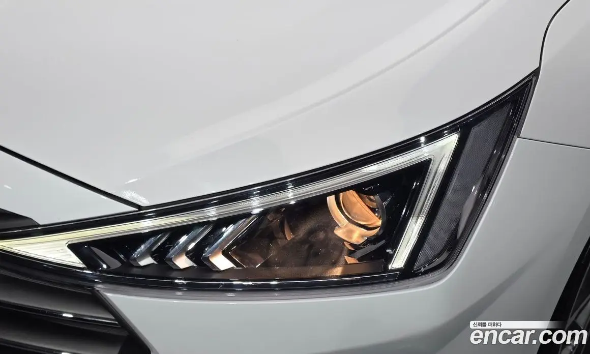 Hyundai Avante 2020 1.6 автомат (гидро), фото 8