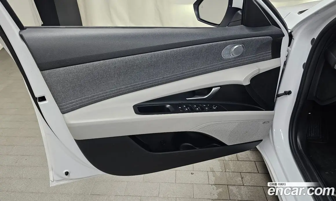 Hyundai Avante 2021 1.6 автомат (гидро), фото 13