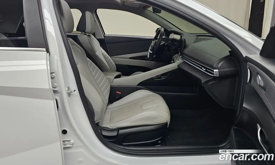 Hyundai Avante 2021 1.6 автомат (гидро), фото 15