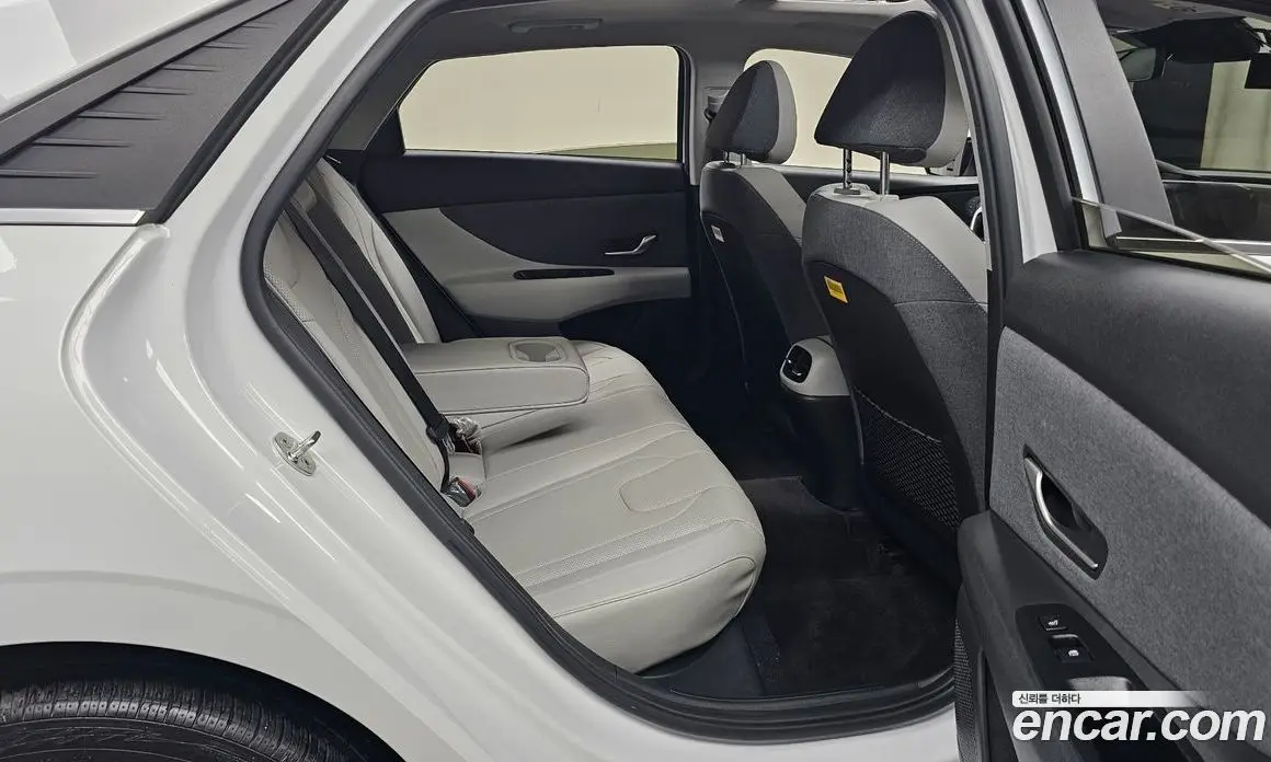 Hyundai Avante 2021 1.6 автомат (гидро), фото 16