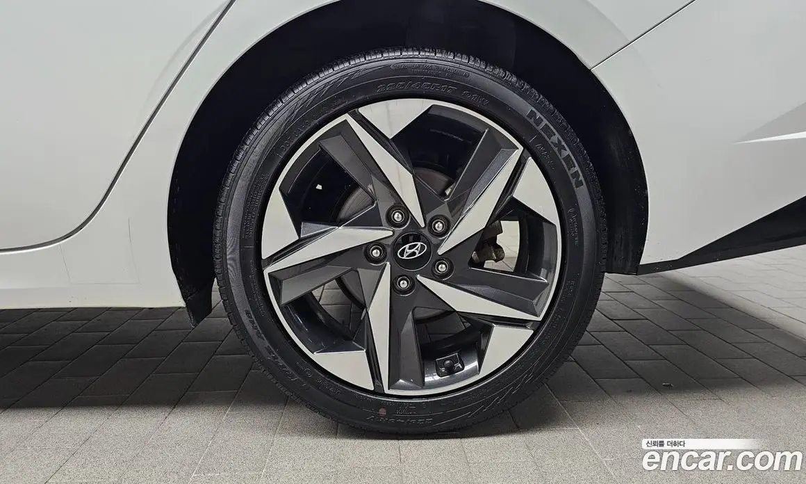 Hyundai Avante 2021 1.6 автомат (гидро), фото 6