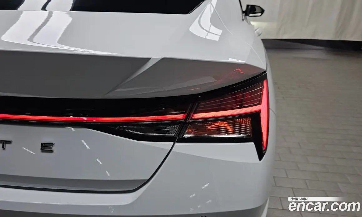 Hyundai Avante 2021 1.6 автомат (гидро), фото 8