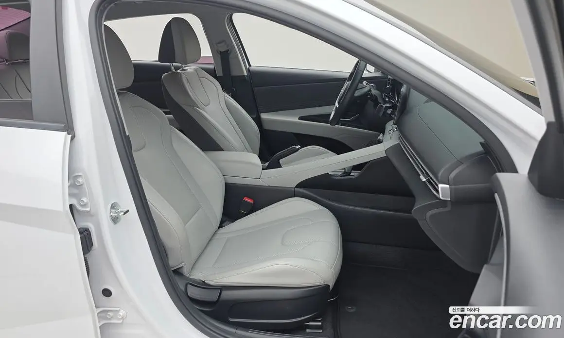 Hyundai Avante 2021 1.6 автомат (гидро), фото 11